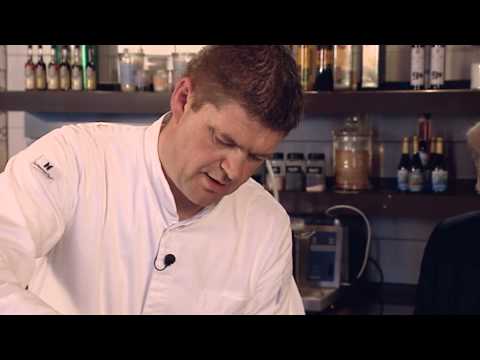 Topchef Paul van Staveren van Restaurant Sonoy* in...