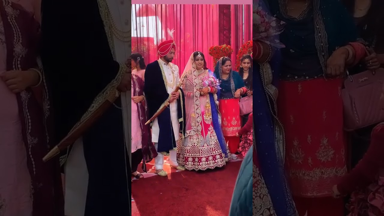 ਜੋੜੀ ਕਿੰਨੀ ਸੋਹਣੀ👌👌🥰🥰! Punjabi couple 🥰❣️🌺 wedding goal ❣️🔥🥰🔥🔥🔥#shorts