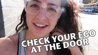 Why You Cant Have An Ego In The Gym
On this weeks training vlog we talk about why you cant have an ego in the gym and all the different things you shouldnt feel embarrassed about.
SUBSCRIBE: http://bit.ly/SubJordanShalhoub
Watch Next, “Selena Gomezs Workout”: https://youtu.be/8zGYZPk6MxE
FOLLOW ME:
Facebook: http://bit.ly/JordanSFB
Instagram: http://bit.ly/JordanIG
Twitter: http://bit.ly/JordanSTwitter
GET MY NUTRITION WITH RP:
http://bit.ly/2uoLtRL
use code JORD10 for $10 off
SUPPORT OUTWOD & FIND LOCAL EVENTS:
https://outwod.com
use code JORDAN10 for 10% off products
Watch More of my videos to be #JackedLikeJordan:
CELEB WORKOUTS:
https://www.youtube.com/playlist?list=PL4KQWNVEMkWYv1OY-UisgfLTAPFLwJFgV
TRAINING VLOGS:
https://www.youtube.com/playlist?list=PL4KQWNVEMkWbBCJA4qZCpZbAnqldyJ_Kb
NUTRITION:
https://www.youtube.com/watch?v=R7wZHnorslM&list=PL4KQWNVEMkWaoHvWrvOBf2qYnlVrh2UDC
MOST POPULAR:
https://www.youtube.com/watch?v=djGpIzqYyyU&list=PL4KQWNVEMkWZOUzR1GVpu5GQCX82udELb
About Jordan Shalhoub:
Want to get #JackedLikeJordan? Check out my weekly videos about all things health & fitness. From trying celebrity workouts to weekly training vlogs to nutrition, I’m your chick to test it all out and report back to you. Why You Cant Have An Ego In The Gym
