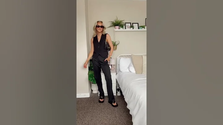 All black outfit ideas for summer 🖤 | Liv Blackwell #shorts #blackoutfits #summeroutfitideas