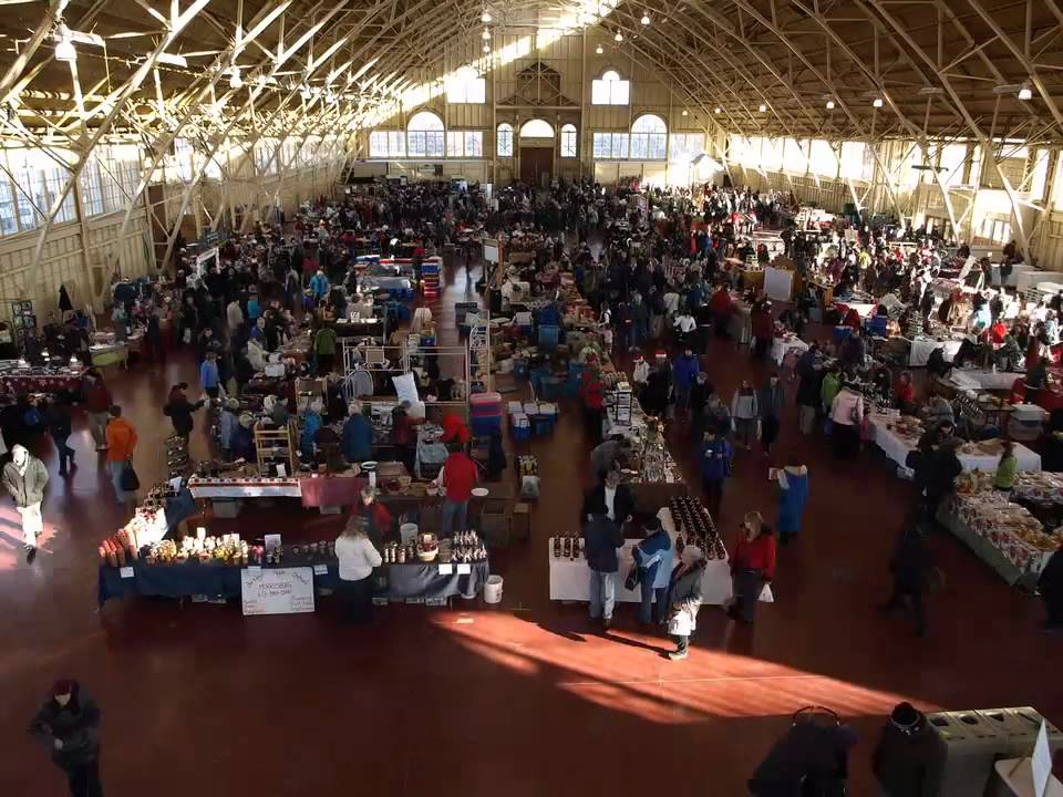 Ottawa Farmers Market in the Aberdeen Pavilion Christmas Market on
