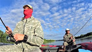 РЫБАЛКА НА ОТВОДНОЙ ПОВОДОК. ЛОВЛЯ НА СПИННИНГ С ЛОДКИ.