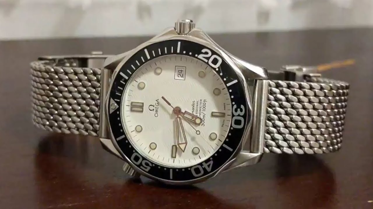 How center of wrist should a buckle be - not sure if mine is correct as it  is a bit to the bottom part : r/OmegaWatches