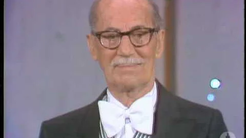 Groucho Marx receiving an Honorary Oscar