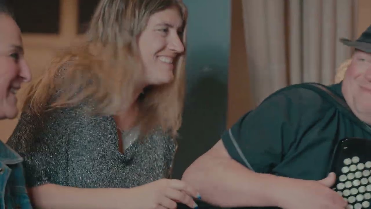 Obejrzyj Shuffle'n'Boogie - Marc Amacher w YouTube Obejrzyj Shuffle'n'Boogie - Marc Amacher w YouTube