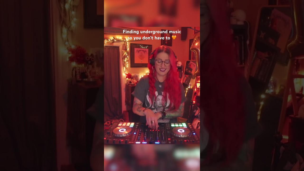 Halogenix and Alix Perez - Ame 🤝 Monrroe - Out of Time (feat. Zara Kershaw) #dnb #liquiddnb auf YouTube ansehen Halogenix and Alix Perez - Ame 🤝 Monrroe - Out of Time (feat. Zara Kershaw) #dnb #liquiddnb auf YouTube ansehen