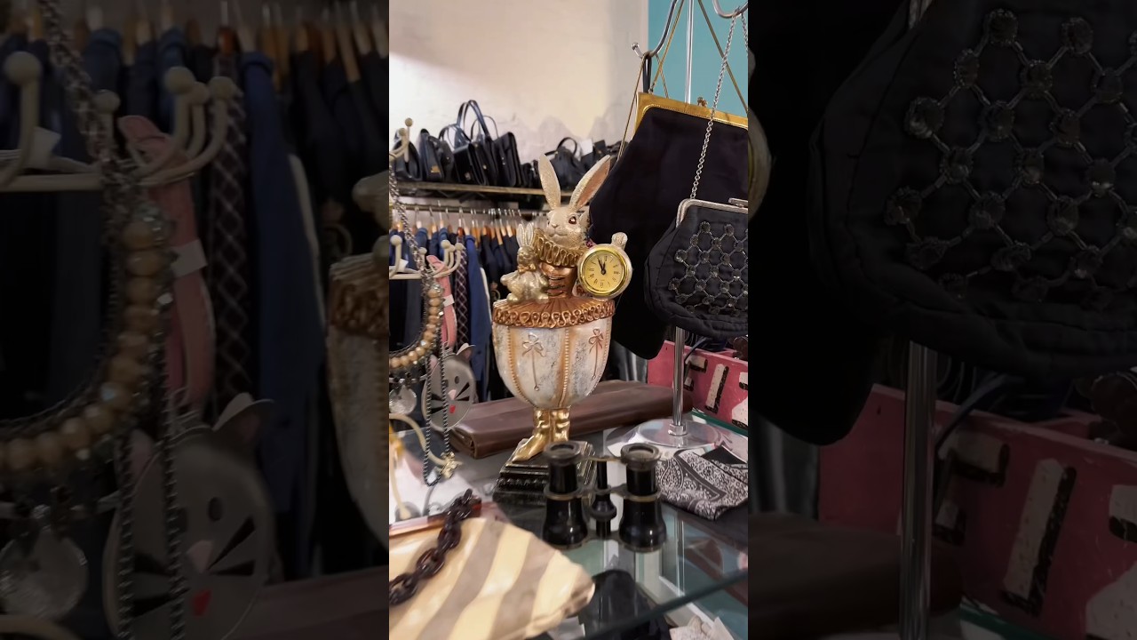 Do you love vintage fashion? We got you! 