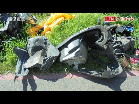 影片曝光！孕婦開車與機車迎面對撞 騎士母女摔飛1死1重傷 (翻攝畫面)