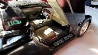 1:18 BUGATTI EB110 by Bburago.