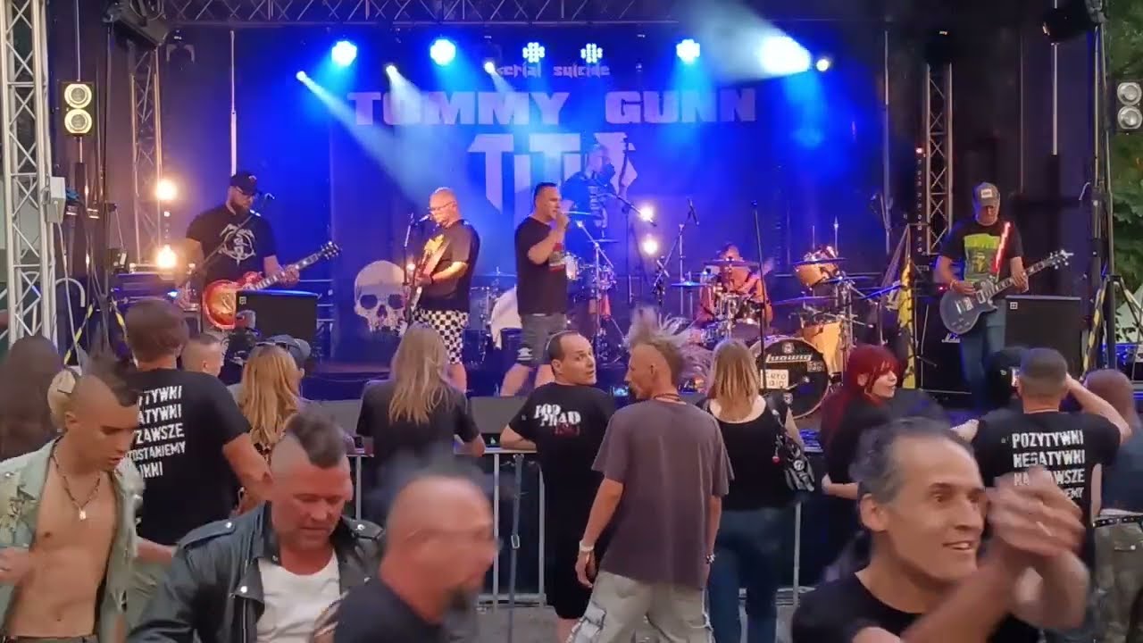 ULICZNY OPRYSZEK  full live HEY HO! RAMONA IX