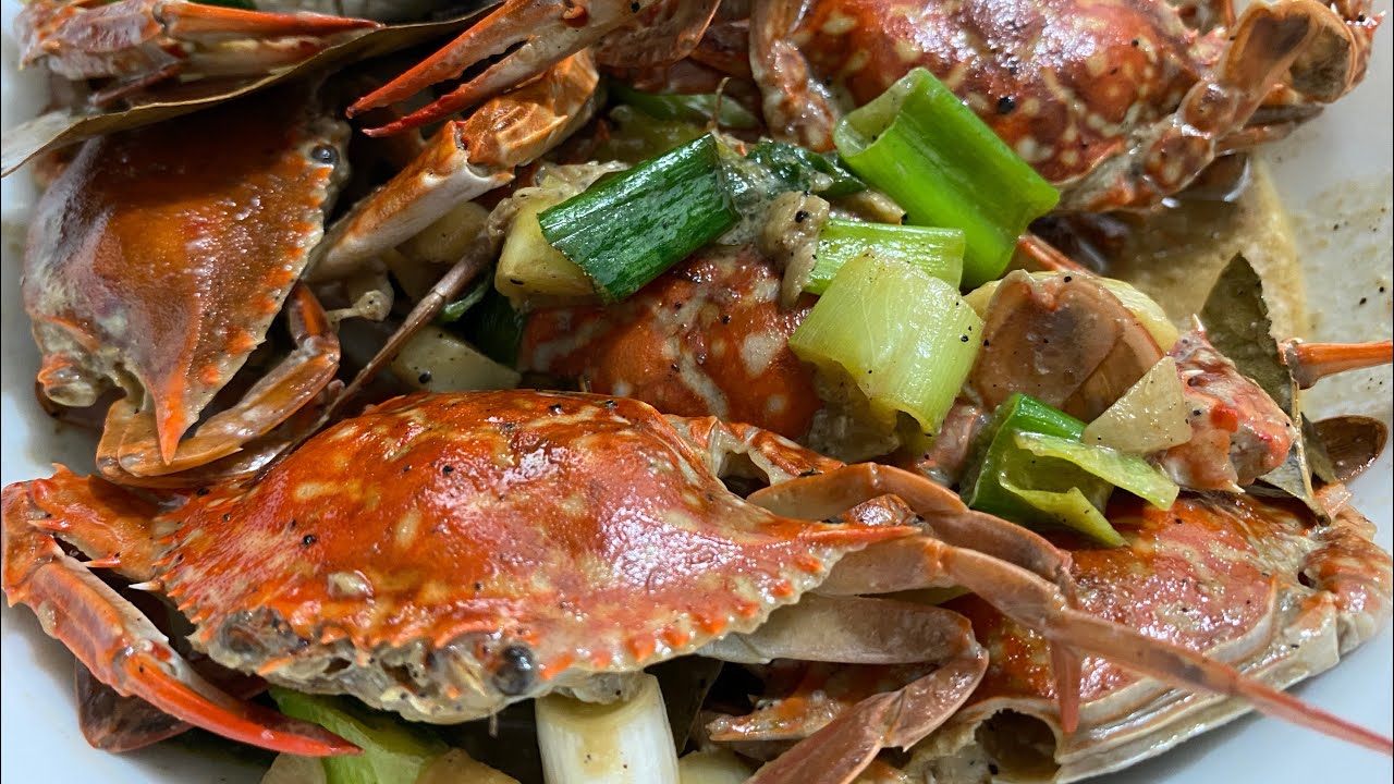 How To Cook Easy Garlic Butter Crab Recipe - YouTube