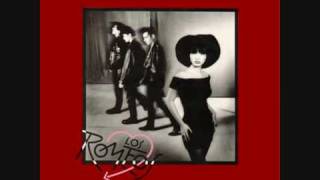 Video thumbnail of "LOS ROMEOS - Muérdeme"