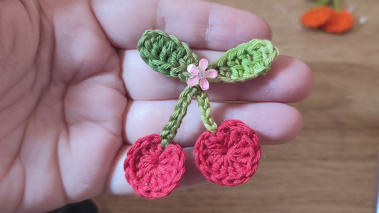 Cereja de crochê para aplicação/crochet cherry for application