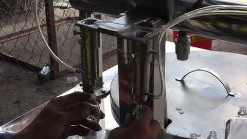 Máy chiết rót dầu gió - nước Hoa  nhanh, không nhỏ giọt. 0968022118 - 0938355717