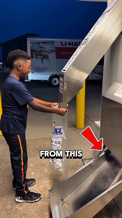 This child was eagerly waiting for the ice cubes ‼️