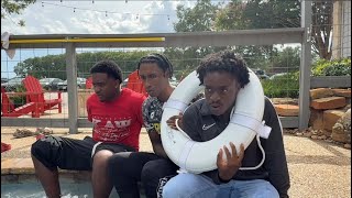 White People At The Pool Vs Black People