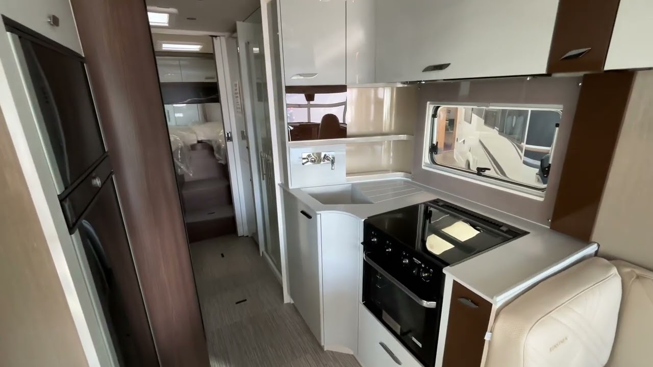 N2025 Burstner Elegance i910G