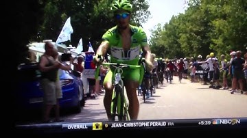 Peter Sagan ripping a farewell wheelie on Mont Vontoux in the 2013 Tdf