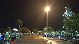 Alun - alun Demak malam hari setelah diguyur hujan