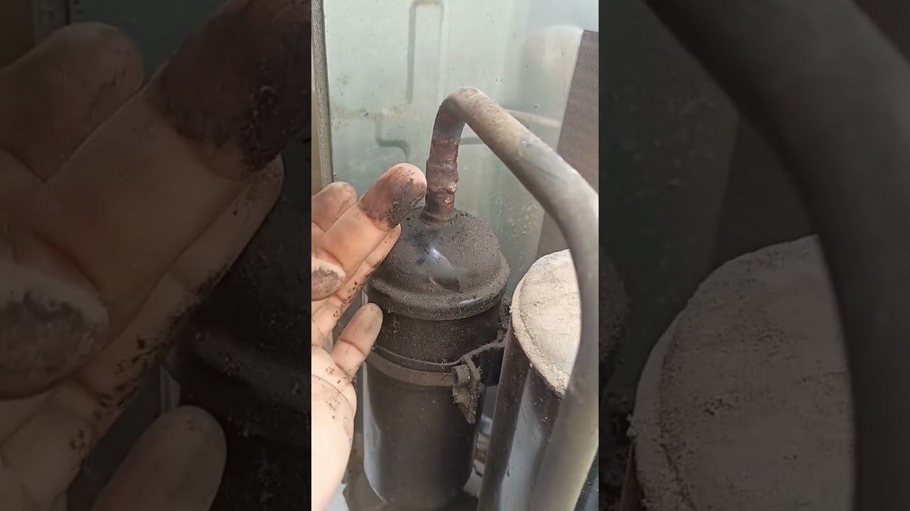 Split AC Leakage And Oil Traces, Split AC Gas Leakage In Outdoor Unit 