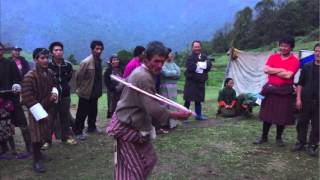 Hooping at Dungkar, Bhutan