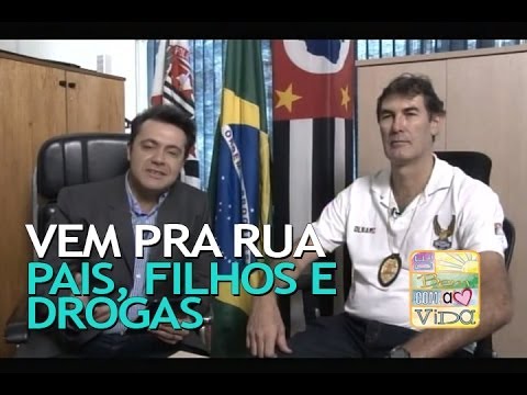 Vídeo: Como Os Pais Devem Se Comportar Com Os Filhos