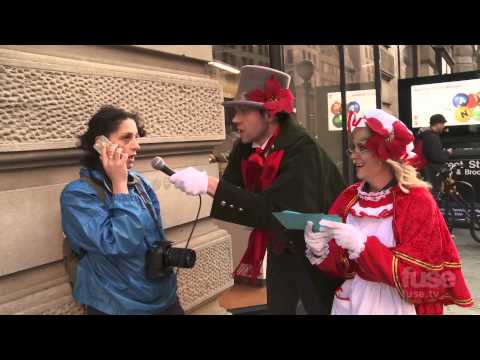 Christmas Caroling w/ Amy Poehler & Billy Eichner in NYC - Billy on the Street