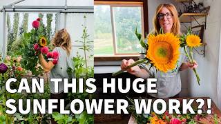 Using a HUGE Sunflower in a Bouquet | Spiral Bouquet + Colour Theory Demo