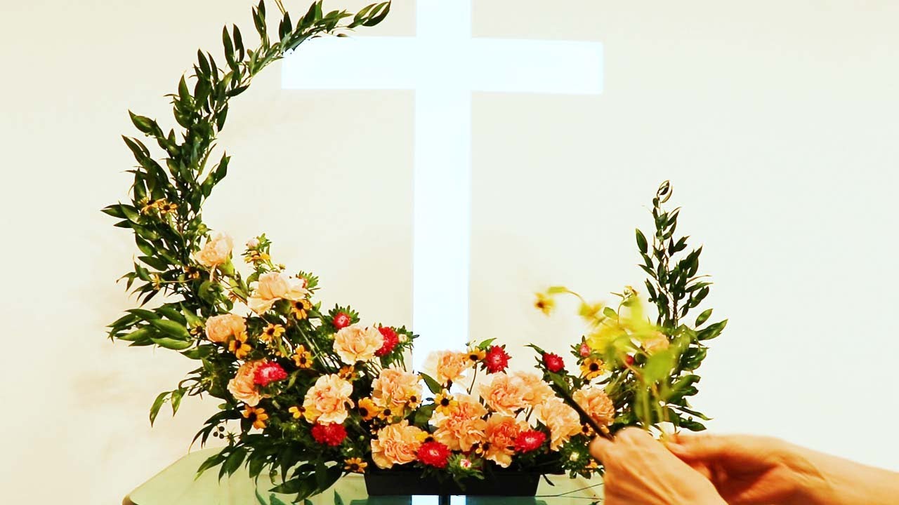 과꽃과 카네이션 루드베키아 루스커스로 성전꽃꽂이/주님 품으로......