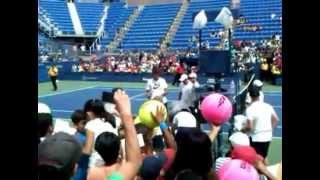 Federer Fish Practice 20120825 3