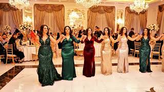 Düğünde Kadınların Muhteşem Gösterisi 94