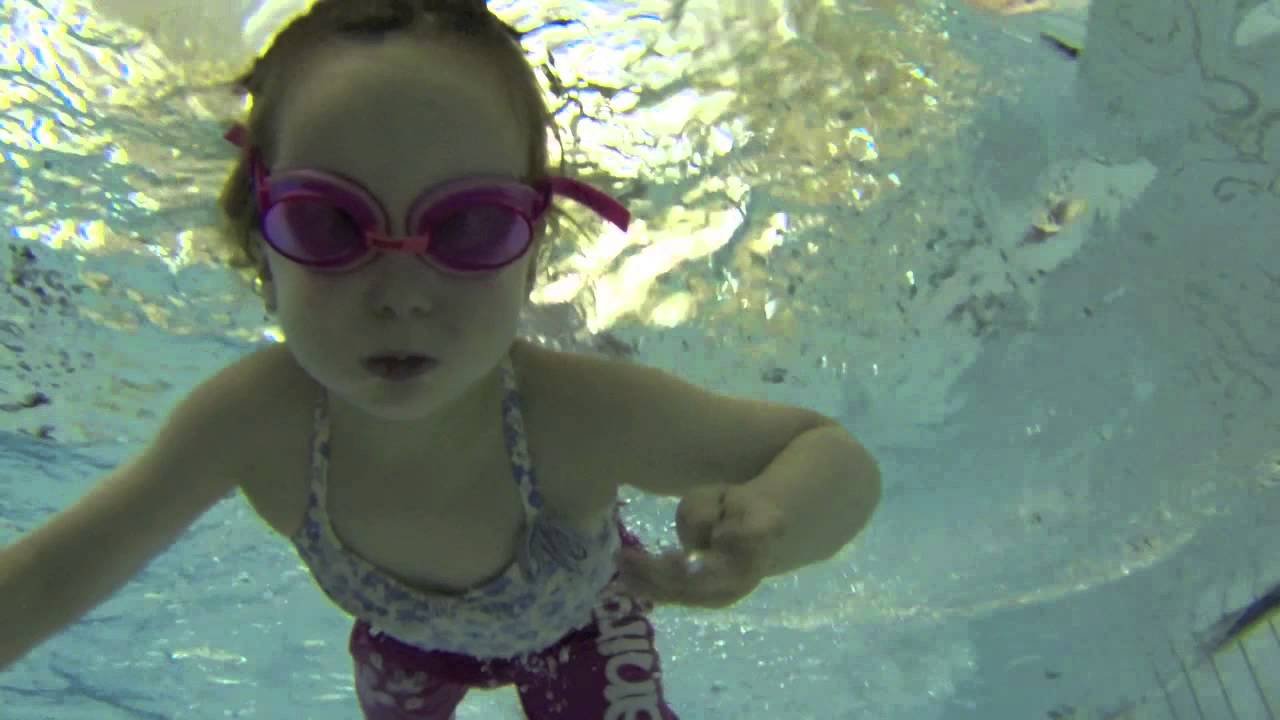Ava Rose & Daddy Swimming