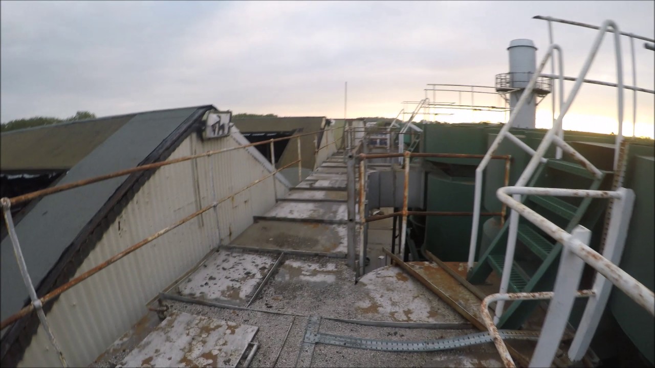 Abandoned Factory Exploring *HUGE* - YouTube