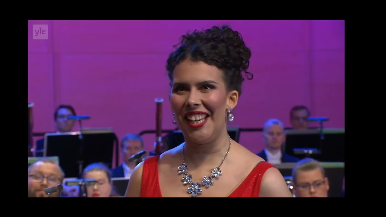 Emma Kajander sings Mimi