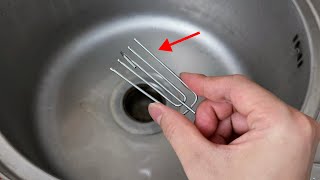 In the kitchen sink, Put a curtain hook, It's really awesome  Life Hacks #tips