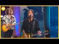 Keith Urban performs 'Summer Breeze' and 'Wasted Time'