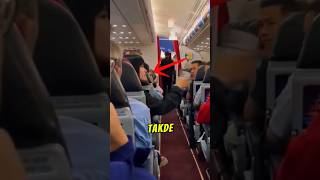 Penumpang China Mengamuk Ditarik Keluar Pesawat Airasia 
