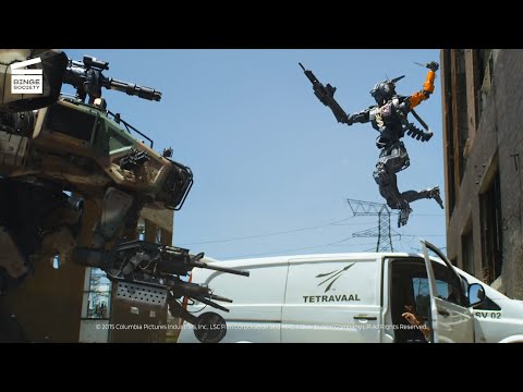 Chappie : Chappie vs. Gros Robot (CLIP HD)