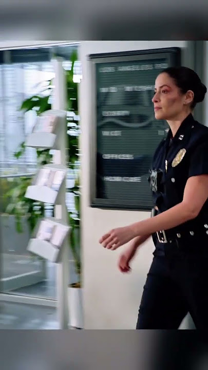 This policeman is so funny 👮♂️ |The Rookie #shorts #movies