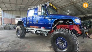 Conocé Al Mamut, El Gigante Que Recorre Atenas