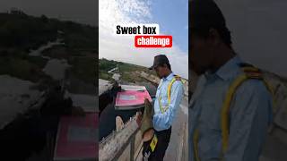 i drop sequrity guard sweet box 🎁☑️😂😂 #challenge #funny #guard #parkour #pov #security #viral