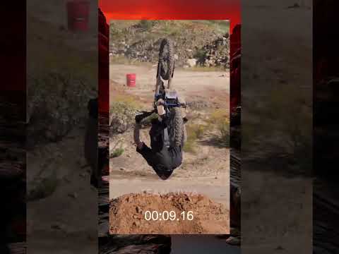 YES, HE KNOWS WHAT HE'S DOING 🤣 🔥 #motocross #extremenduro #dirtbike #enduro #fun