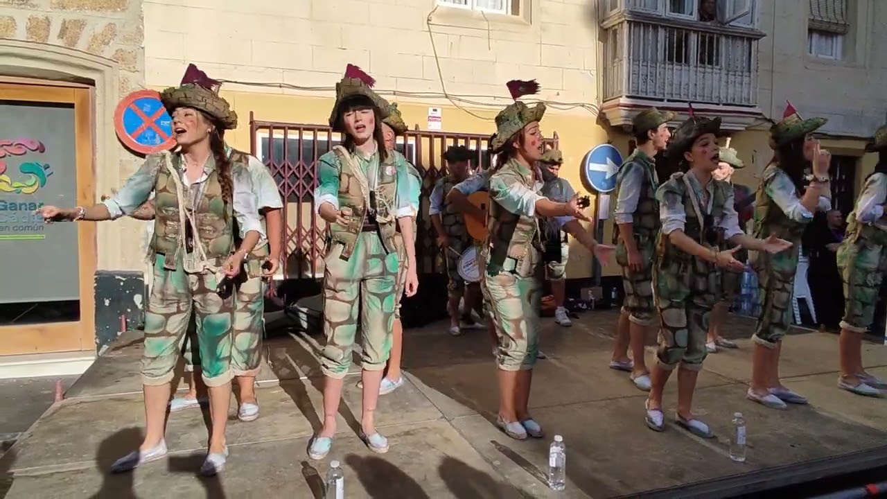 Comparsa juvenil A los pies de la Caleta - Pasodoble (Batalla de coplas - Sábado de Carnaval 2022)