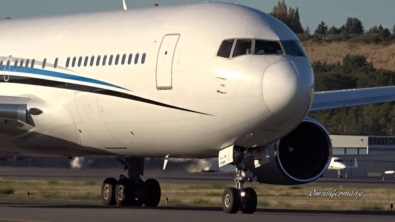 JEURI YA PESA! Jionee Mastaa 10 Wanaomiliki Ndege Binafsi