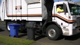 Square Body Formula7000! - Royal Refuse
Kicking things off for my Oregon trip!
Huge thanks to the very friendly, professional driver! This truck sounds awesome, a deep rumble mixed in with the whine of the pump. Enjoy!
I am currently in Oregon, and will be for a while longer. I have been getting some awesome footage and will hopefully continue to get more before leaving. So expect a lot of neat things in the future from me.
This was filmed in Eugene, OR. There is an open contract system here. Several haulers compete for service here so you will see other carts in these videos as well.
And I promise you I am not trying to film just 310s. Its just that all the good old trucks are on Peterbilts ;D Square Body Formula7000! - Royal Refuse