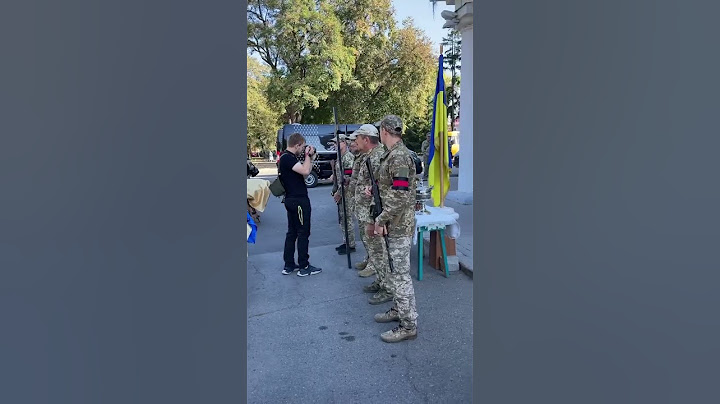 Військовий прощається із побратимом #війна #war #зсу #україна