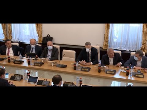 ჩემი სახელი და გვარი ცალკე გამოყავი - დაპირისპირება ირაკლი ქადაგიშვილსა და გიორგი ვაშაძეს შორის