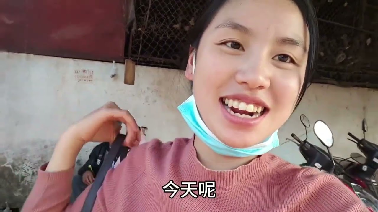 今天真的是太幸福了爸爸请我们吃饭妈妈给我们买衣服谢谢爸爸妈妈