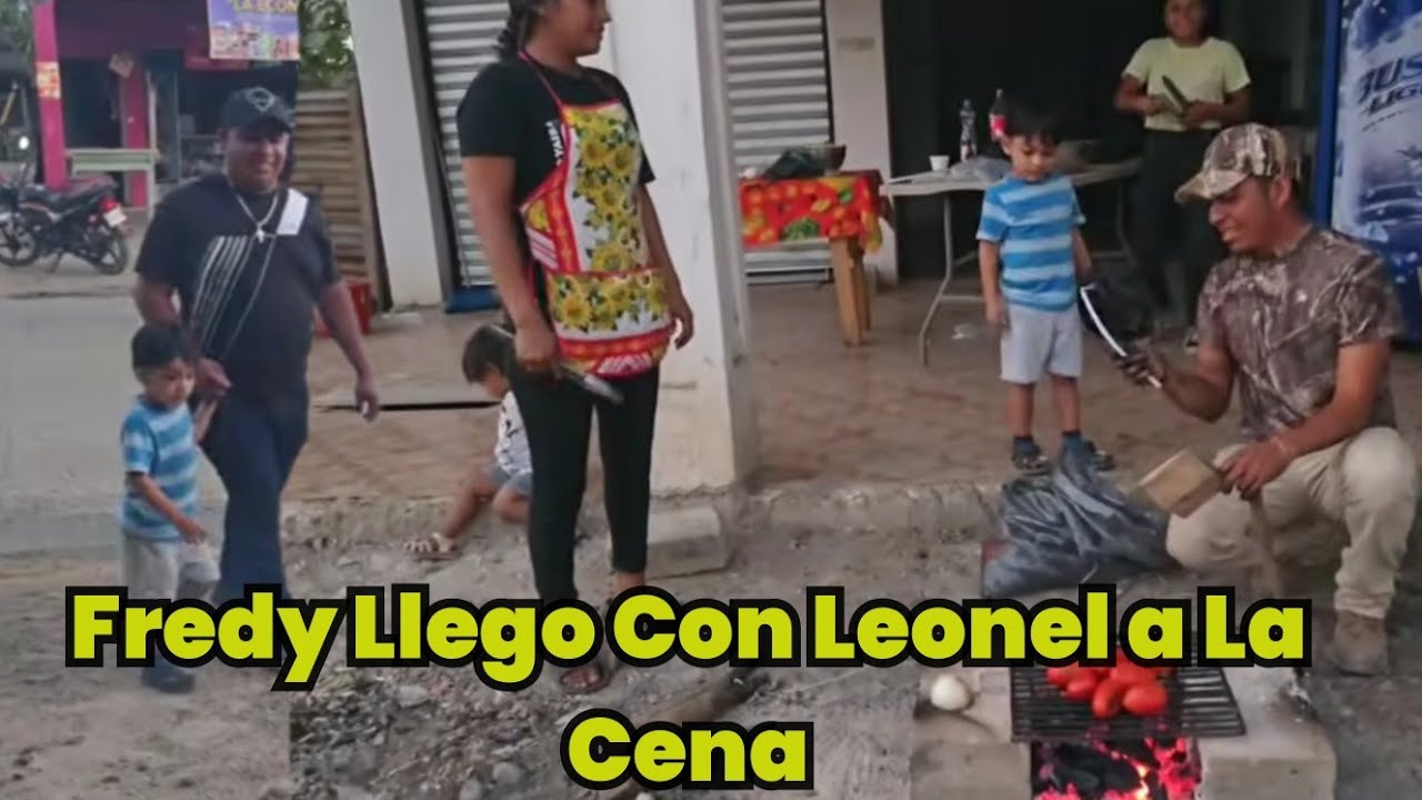 La Cumpleañera Ayuda Preparar Su Propia Comida 