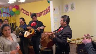 Angel Guaraca con mariachi - águilas de América